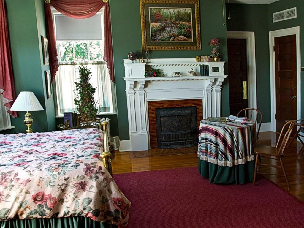 Hawthorn Bed And Breakfast Independence Exterior photo