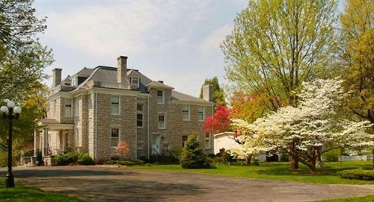 Hawthorn Bed And Breakfast Independence Exterior photo